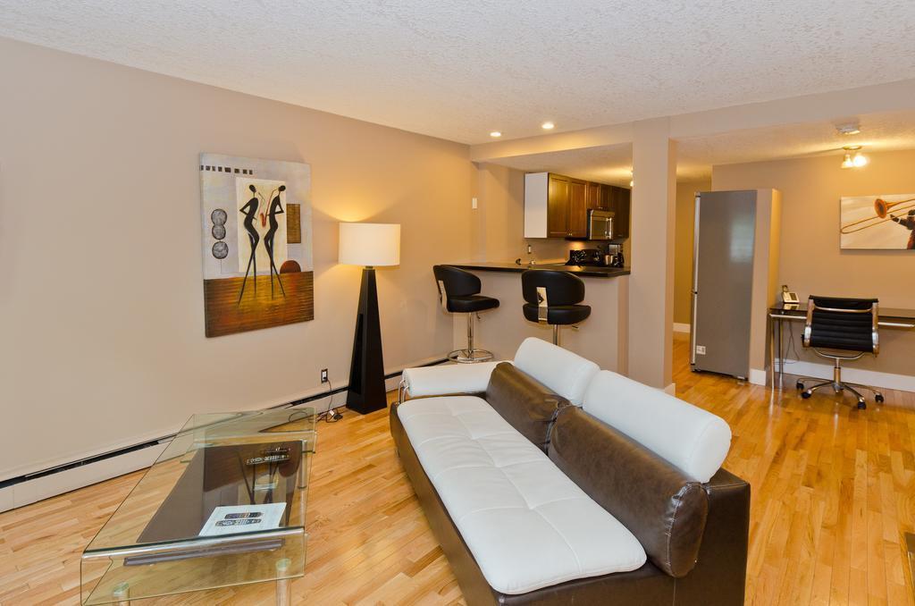 M Lofts Apartment Calgary Exterior photo